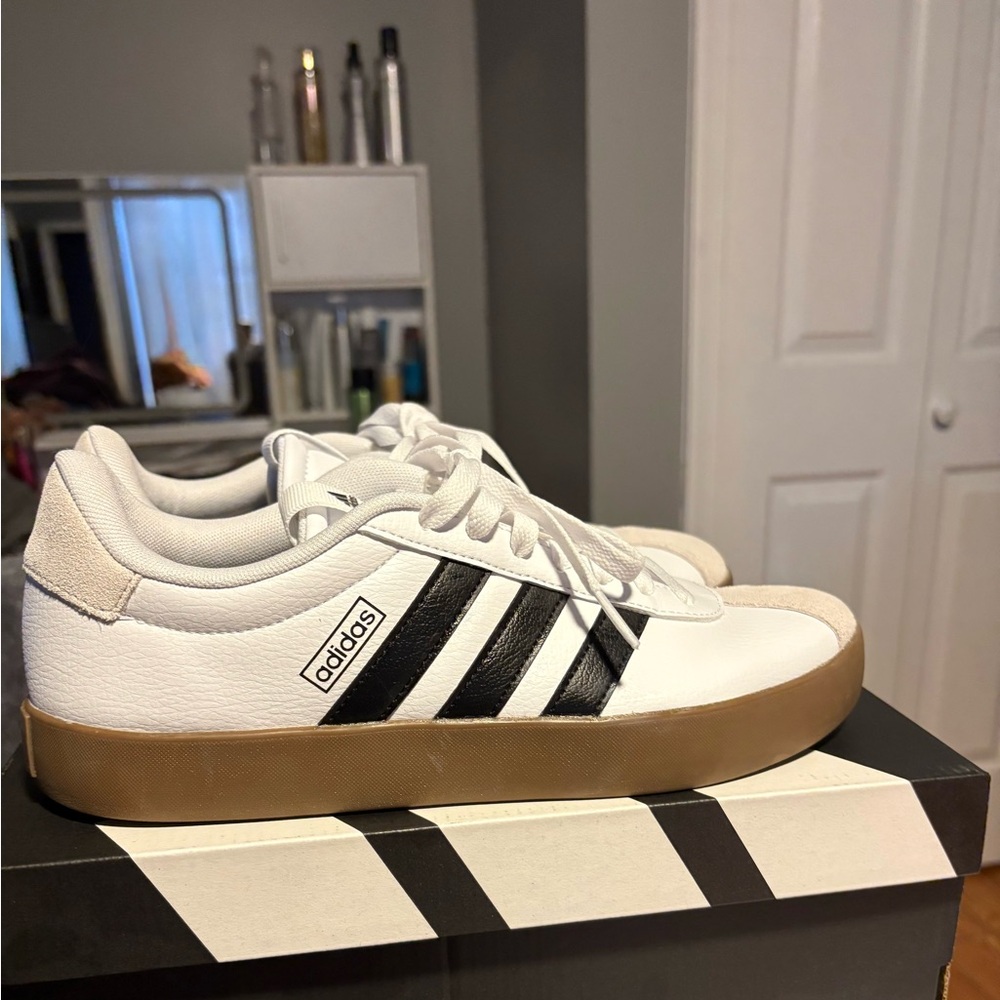 Women’s Adidas VL Court 3.0 sneakers